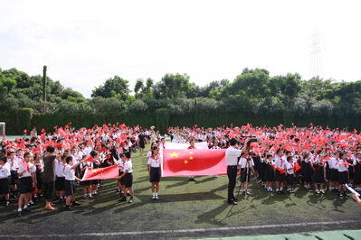庆祝建国60周年唱响红色经典